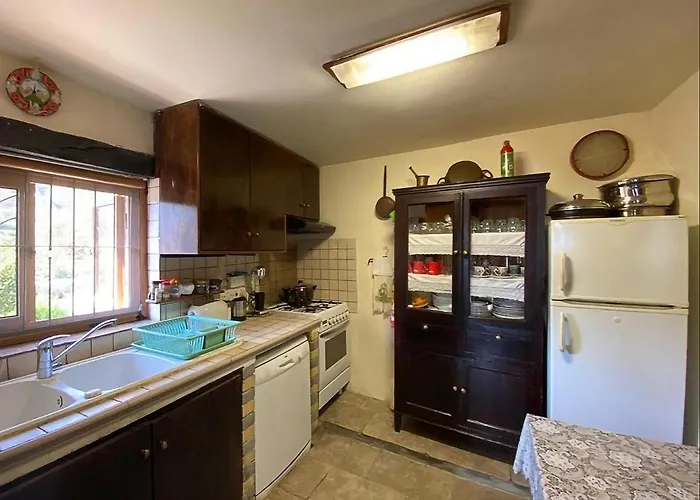 Semesterbostad Rodous *