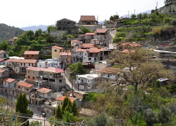 Semesterbostad Rodous *